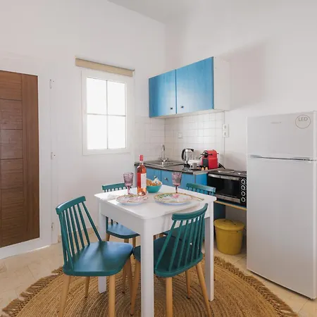 Eliza מלון דירות