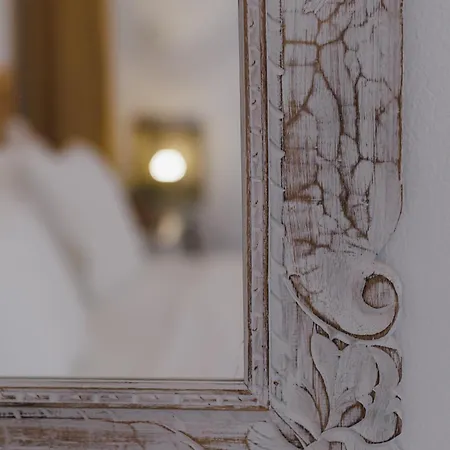 Eliza מלון דירות