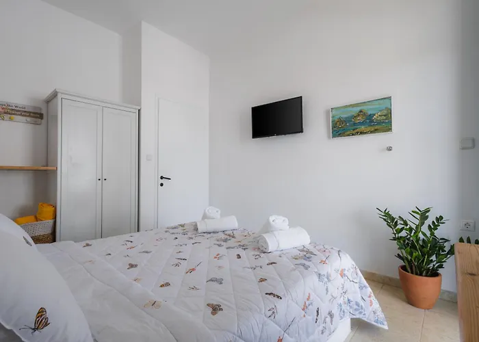 Studios Eliza Lägenhetshotell Livadi (Serifos)