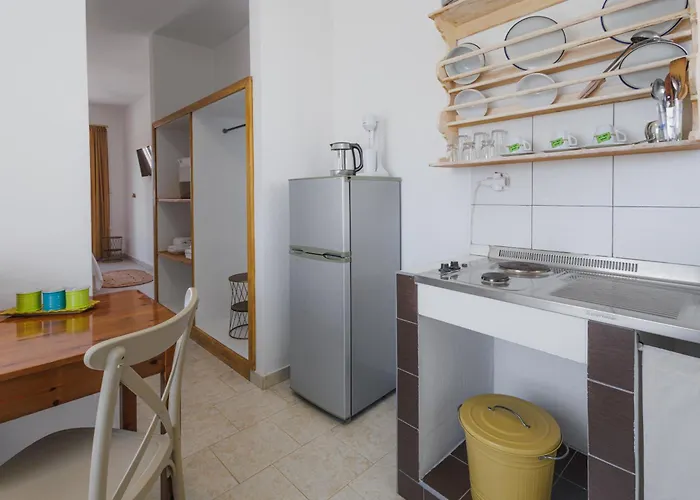 Eliza Apartahotel 2*